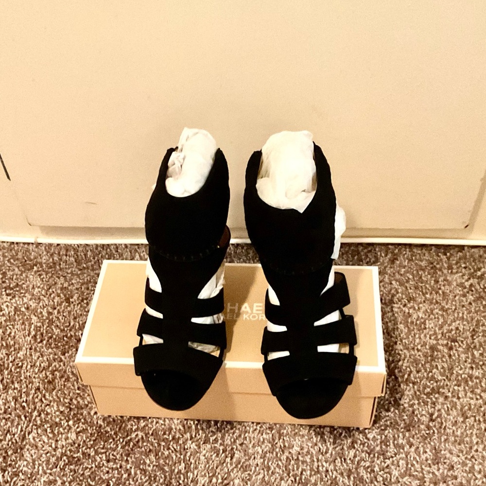 Boutique 9 Black Sandal - Size 10